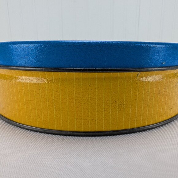 Vintage Olive Can Company Metal Tin Sleeping Bear in Rocker Reading Story 1987 - Picture 4 of 14